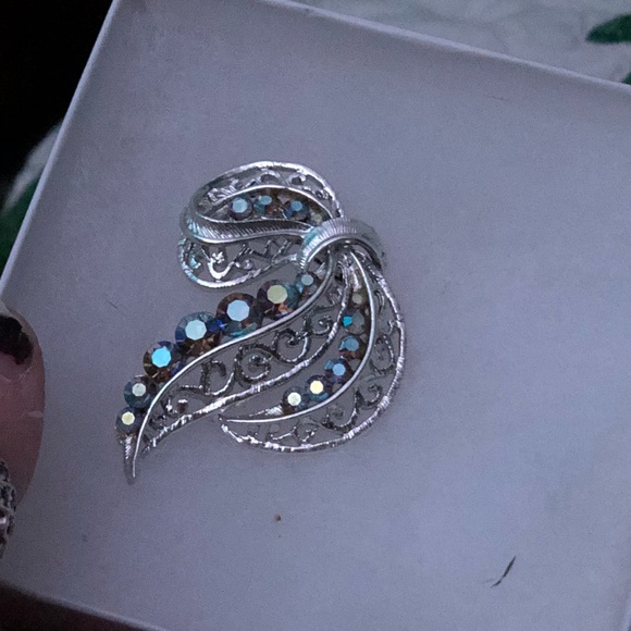 Antique Brooch Rainbow Crystal - Picture 3 of 7